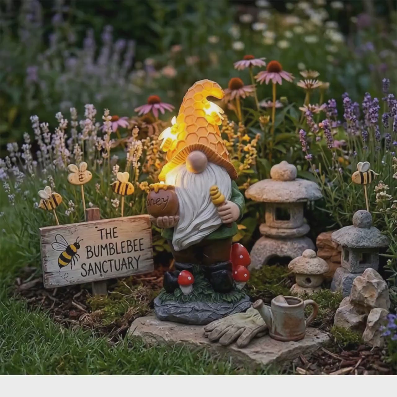 Solar Garden Gnome Statue with Watering Can Light, Outdoor Resin Garden Decor, Patio Porch Yard Ornament Gift