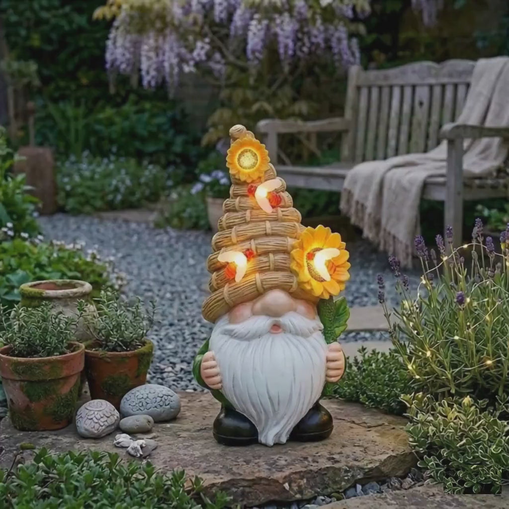 Solar Garden Gnome Statue with Watering Can Light, Outdoor Resin Garden Decor, Patio Porch Yard Ornament Gift